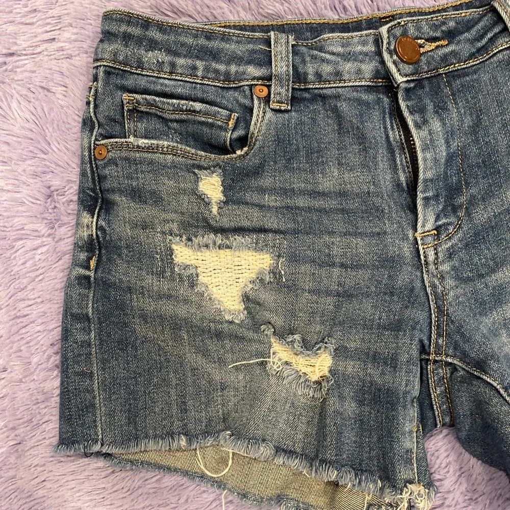 Blank NYC Jean Shorts Womens 26 The Fulton Distressed Cuffed Stretch Denim‎